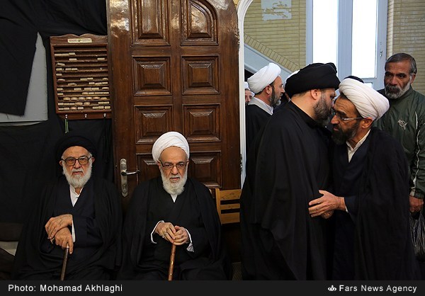 حضور علما و مراجع تقلید در بیت آیت‌الله موسوی اردبیلی
