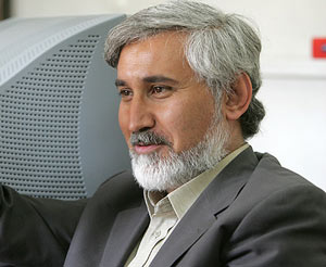 محمدرضا خاتمی: روحانی تا حدودی تافته جدابافته از نظام است! محمدرضا خاتمی: روحانی تا حدودی تافته جدابافته از نظام است!