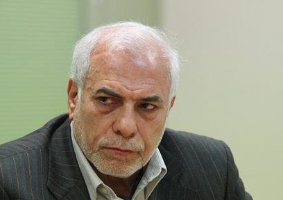 یک فعال سیاسی با اشاره به اینکه روحانی در انتخابات 96 رقیب جدی ندارد گفت: خوب است که احمدینژاد به صحنه رقابت بیاید تا مشخص شود مردم به چه سطحی از رشد وآگاهی سیاسی رسیدهاند. یک فعال سیاسی با اشاره به اینکه روحانی در انتخابات 96 رقیب جدی ندارد گفت: خوب است که احمدینژاد به صحنه رقابت بیاید تا مشخص شود مردم به چه سطحی از رشد وآگاهی سیاسی رسیدهاند.